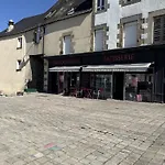 D Hotes Chez Josiane 住宿加早餐酒店