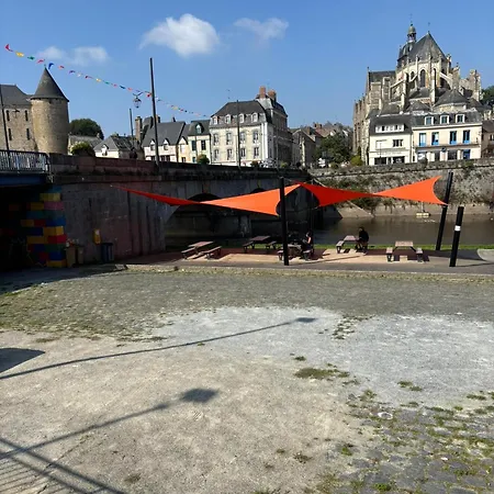 D Hotes Chez Josiane * מאיין