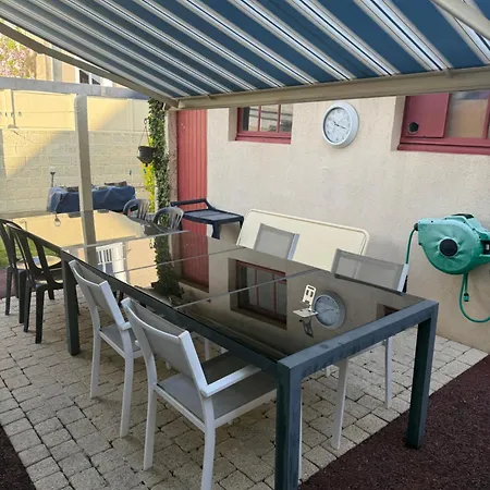 D Hotes Chez Josiane B&B 마옌