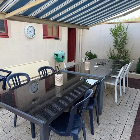D Hotes Chez Josiane Couette-café *